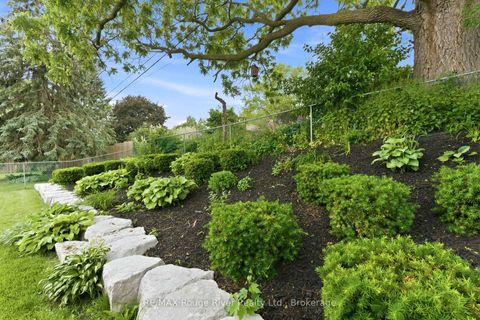 Photo 34 at 910 Crocus Crescent, Downtown Whitby, Whitby