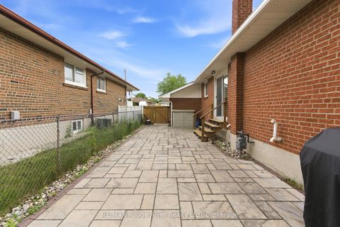 Photo 38 at 910 Crocus Crescent, Downtown Whitby, Whitby