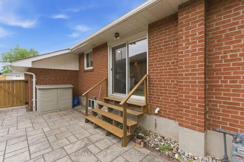 Photo 39 at 910 Crocus Crescent, Downtown Whitby, Whitby