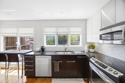 Photo 11 at 547 Merton Street, Mount Pleasant East, Toronto
