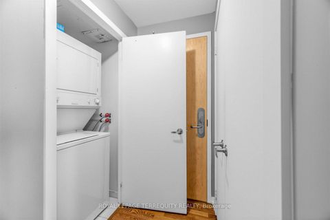 Photo 3 at 3111 - 55 Bremner Boulevard, Waterfront Communities C1, Toronto