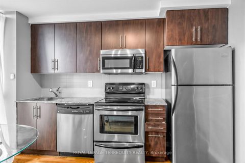 Photo 8 at 3111 - 55 Bremner Boulevard, Waterfront Communities C1, Toronto