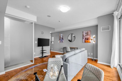 Photo 11 at 3111 - 55 Bremner Boulevard, Waterfront Communities C1, Toronto