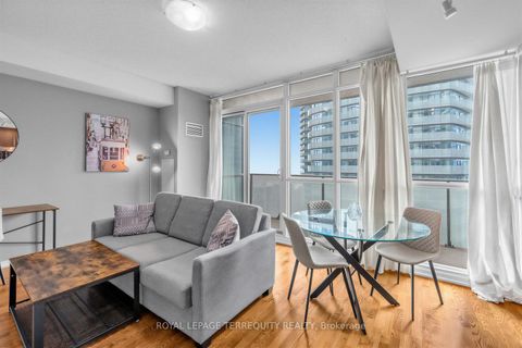 Photo 13 at 3111 - 55 Bremner Boulevard, Waterfront Communities C1, Toronto