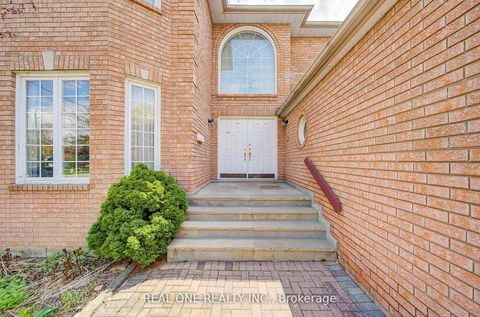 Photo 1 at 261 Mckee Avenue, Willowdale East, Toronto