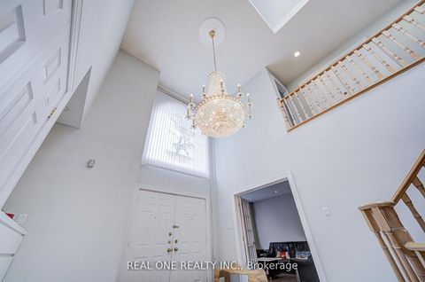 Photo 2 at 261 Mckee Avenue, Willowdale East, Toronto