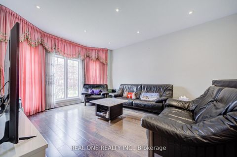 Photo 4 at 261 Mckee Avenue, Willowdale East, Toronto