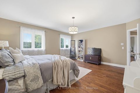 Photo 36 at 20 Creston Road, Glen Park, Toronto