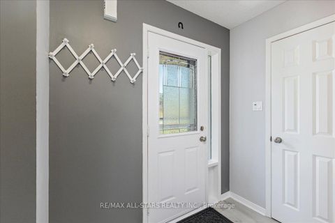 Photo 4 at 66 Kyle Crescent, Keswick North, Georgina