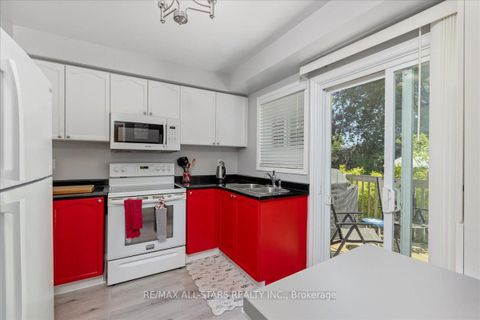 Photo 9 at 66 Kyle Crescent, Keswick North, Georgina