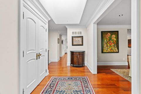Photo 5 at 41 Thornridge Drive, Yorkhill, Vaughan