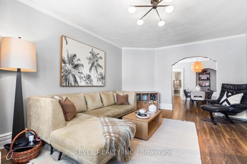 Photo 2 at 29 Shannon Street, Bellwoods, Toronto