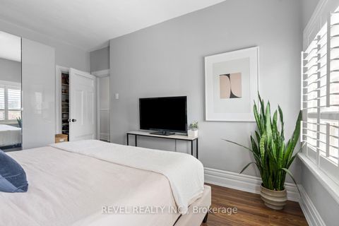 Photo 11 at 29 Shannon Street, Bellwoods, Toronto