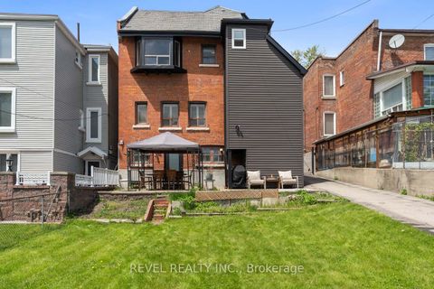 Photo 35 at 29 Shannon Street, Bellwoods, Toronto
