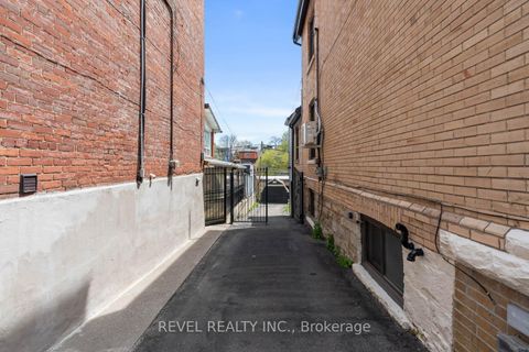 Photo 40 at 29 Shannon Street, Bellwoods, Toronto