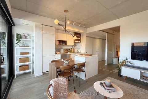 Photo 3 at 313 - 383 Sorauren Avenue, Roncesvalles, Toronto