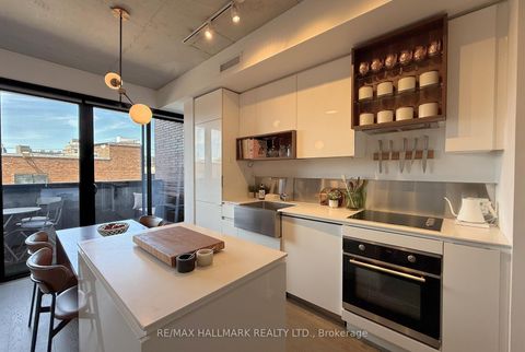 Photo 4 at 313 - 383 Sorauren Avenue, Roncesvalles, Toronto