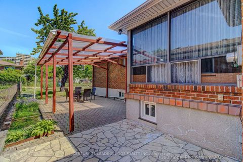 Photo 24 at 4 Blacksmith Crescent, Black Creek, Toronto
