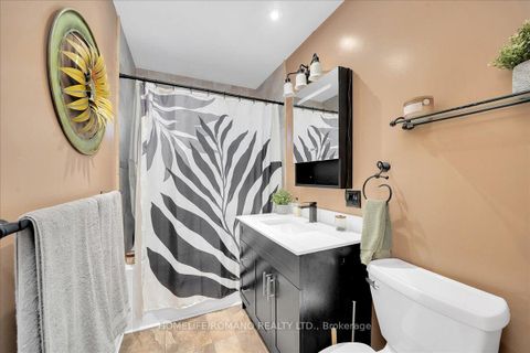 Photo 14 at 5 Cuffley Crescent S, CFB, Toronto