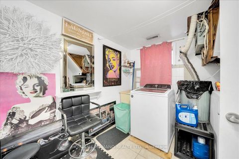 Photo 19 at 5 Cuffley Crescent S, CFB, Toronto