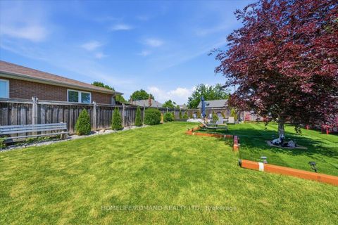 Photo 38 at 5 Cuffley Crescent S, CFB, Toronto