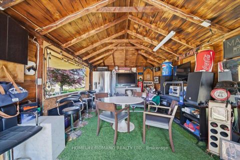 Photo 40 at 5 Cuffley Crescent S, CFB, Toronto