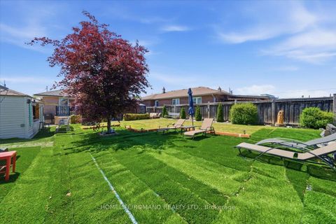 Photo 42 at 5 Cuffley Crescent S, CFB, Toronto