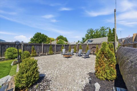 Photo 43 at 5 Cuffley Crescent S, CFB, Toronto