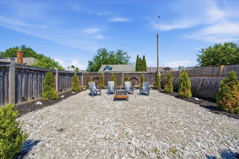 Photo 44 at 5 Cuffley Crescent S, CFB, Toronto