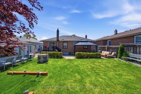 Photo 47 at 5 Cuffley Crescent S, CFB, Toronto