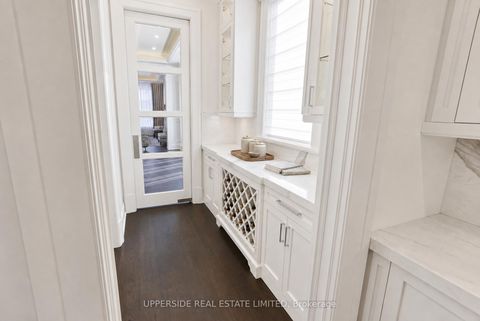 Photo 4 at 28 Thornridge Drive, Yorkhill, Vaughan