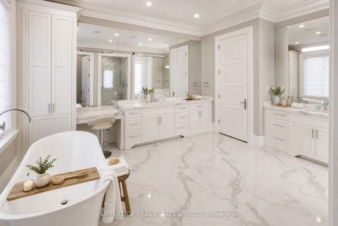 Photo 16 at 28 Thornridge Drive, Yorkhill, Vaughan