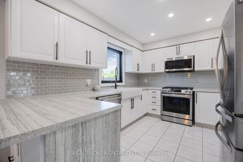 Photo 12 at 32 Black Willow Drive, Holly, Barrie