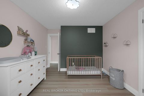Photo 25 at 32 Black Willow Drive, Holly, Barrie
