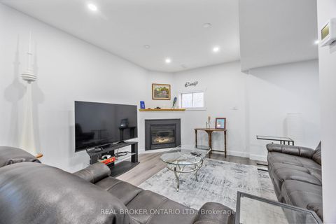 Photo 36 at 32 Black Willow Drive, Holly, Barrie