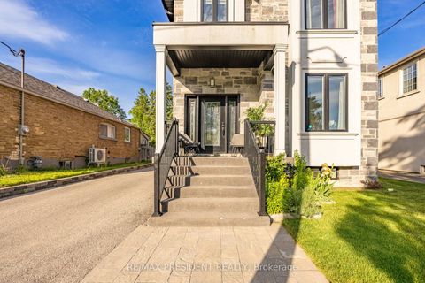 Photo 2 at 3 Highvale Road, Birchmount, Toronto