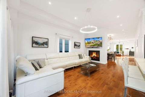 Photo 10 at 3 Highvale Road, Birchmount, Toronto