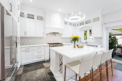 Photo 12 at 3 Highvale Road, Birchmount, Toronto