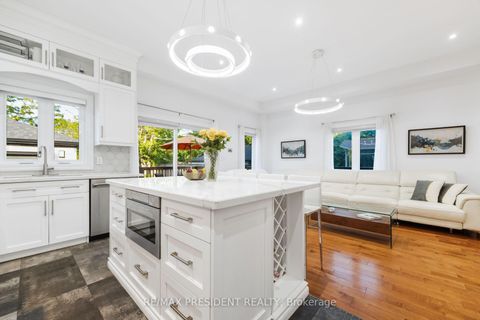 Photo 14 at 3 Highvale Road, Birchmount, Toronto