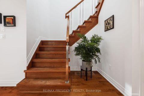 Photo 18 at 3 Highvale Road, Birchmount, Toronto
