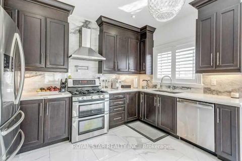 Photo 13 at 1409 Lormel Gate Avenue, Lefroy, Innisfil