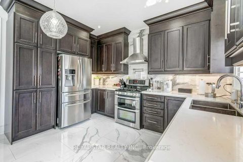 Photo 14 at 1409 Lormel Gate Avenue, Lefroy, Innisfil