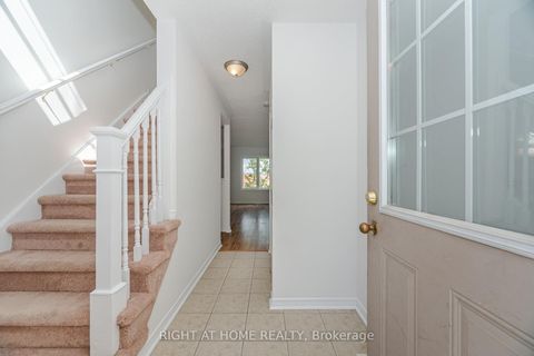 Photo 5 at 23 Peartree Court, Allandale Heights, Barrie