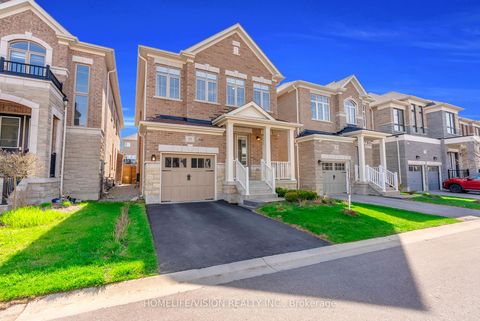 Photo 4 at 35 Pine Hill Crescent, Aurora Estates, Aurora