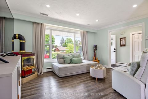 Photo 7 at 405 Bernhard Crescent, O'Neill, Oshawa