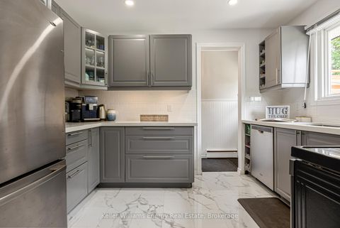 Photo 10 at 405 Bernhard Crescent, O'Neill, Oshawa