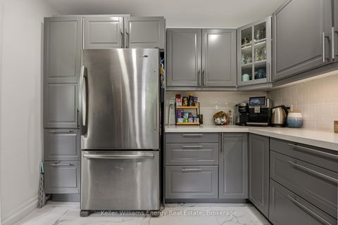 Photo 13 at 405 Bernhard Crescent, O'Neill, Oshawa