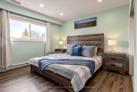 Photo 15 at 405 Bernhard Crescent, O'Neill, Oshawa