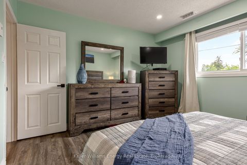 Photo 16 at 405 Bernhard Crescent, O'Neill, Oshawa
