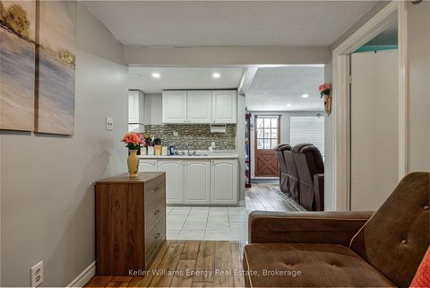 Photo 24 at 405 Bernhard Crescent, O'Neill, Oshawa